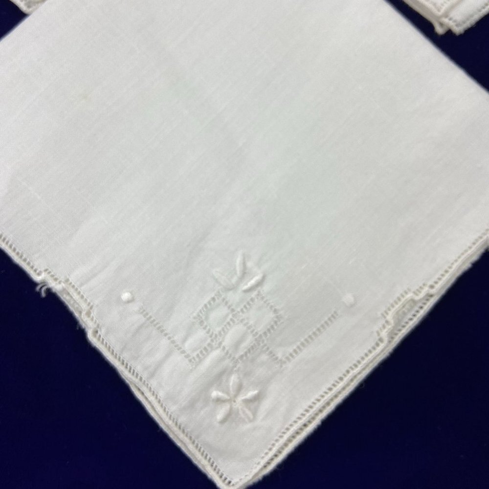 Vintage Set of 3 hanky / napkins